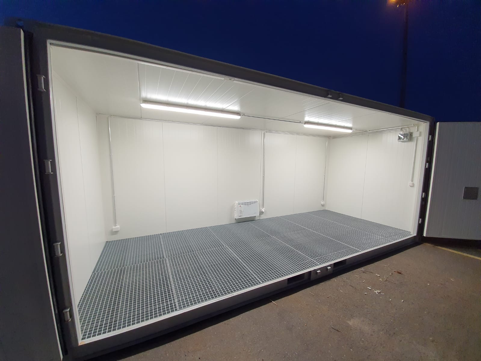 20’ insulated hazardous waste container, side opening
